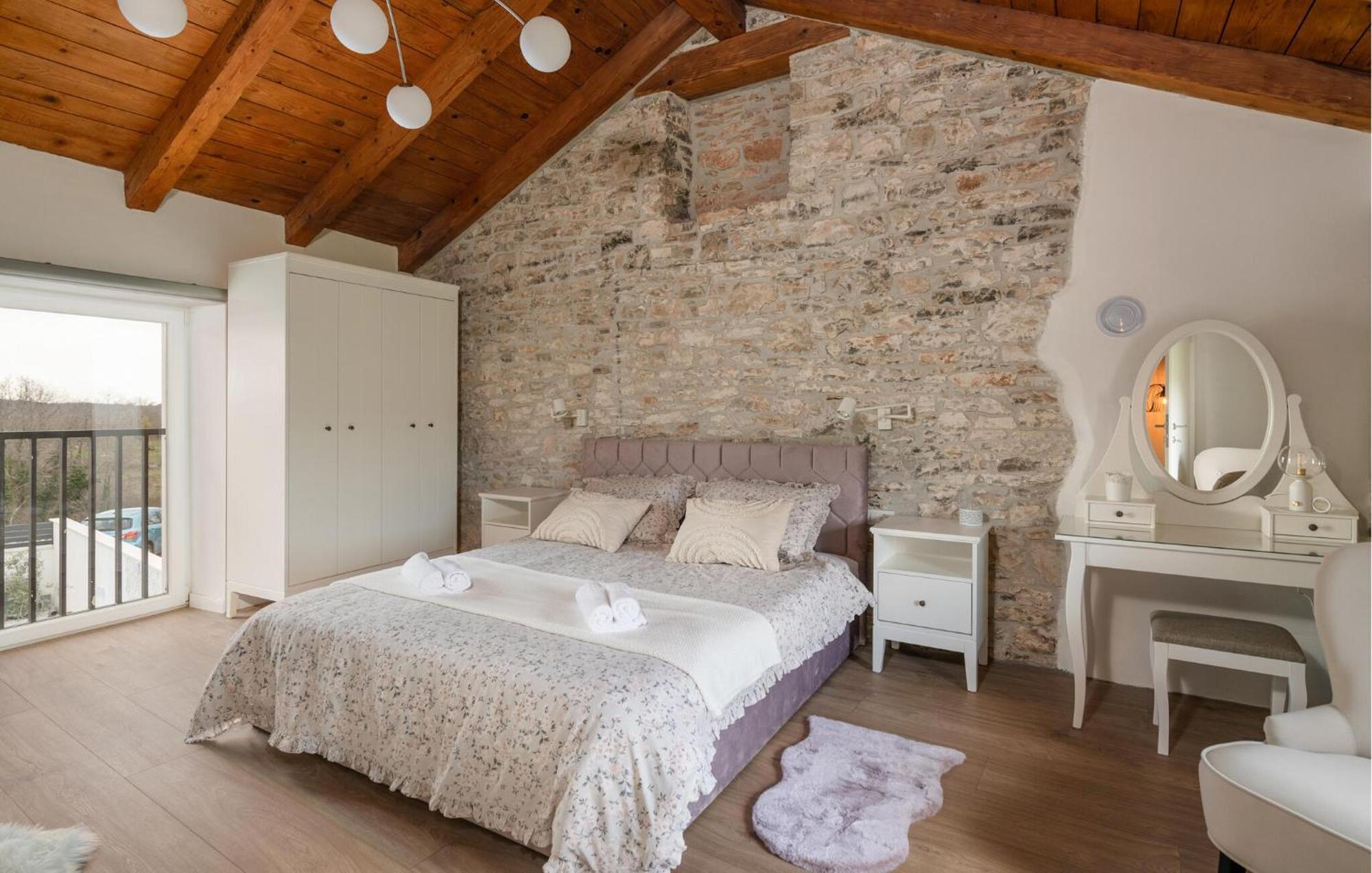 Lovely Home In Vidulini With Kitchen Exterior photo
